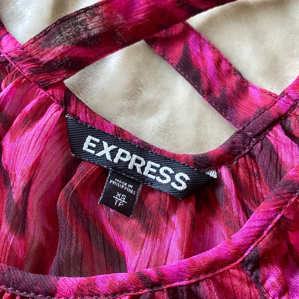 Red patterned blouse - Picture 5 of 5